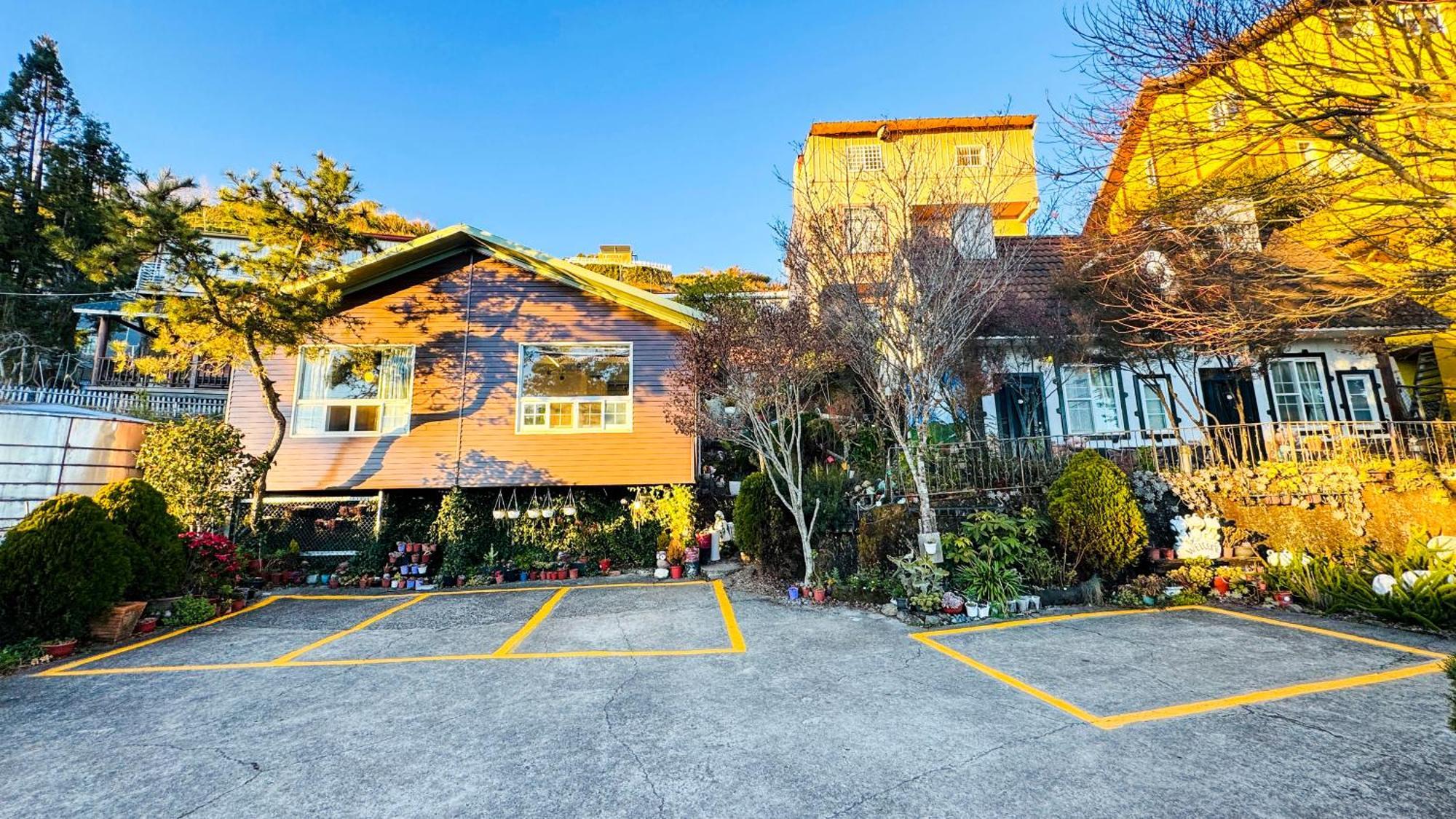 31 Homestay Renai Exterior photo